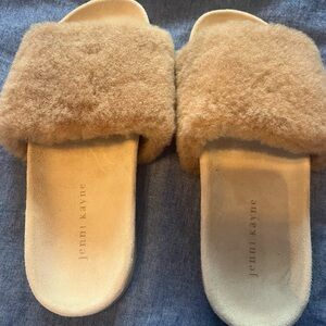 Jenni Kayne Cream Tan Shearling Slide Slippers